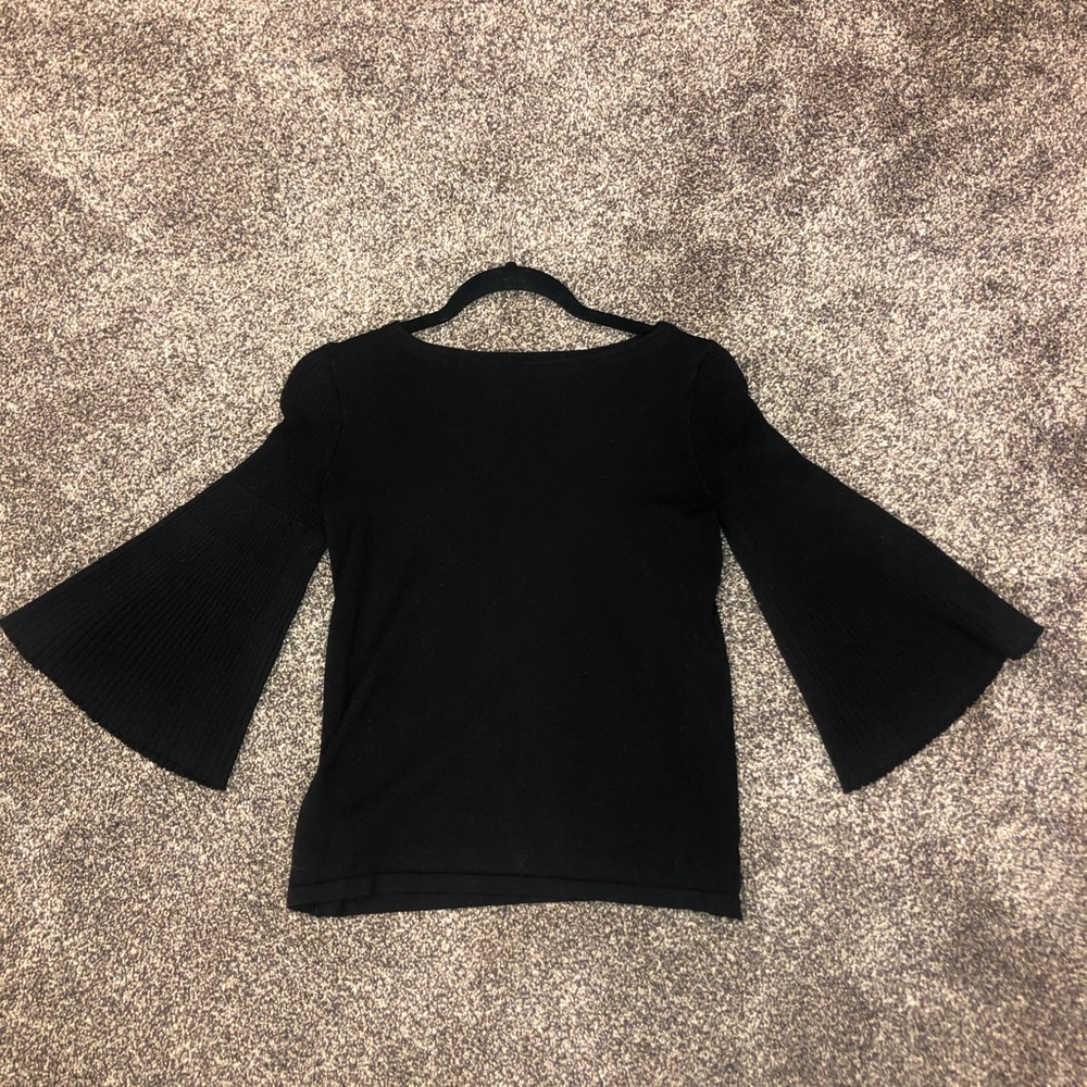 Ann Taylor top trumpet sleeve